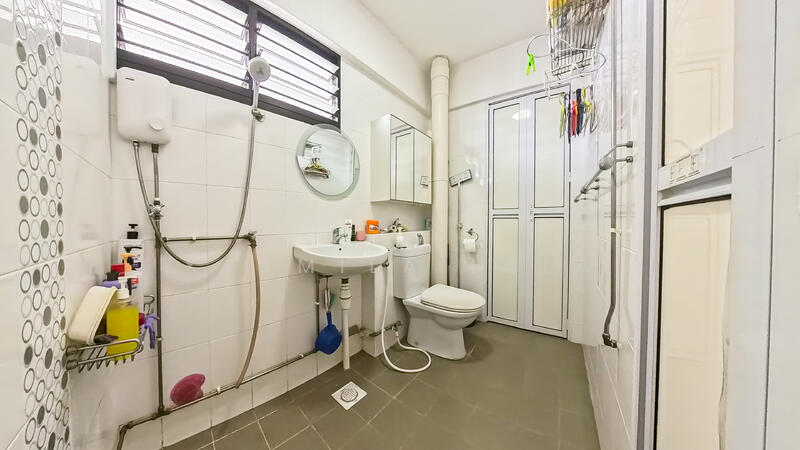 Common bathroom 