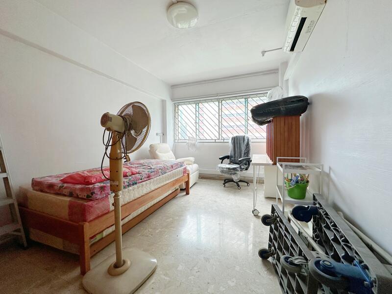 683 Tessensohn Road, 683 Tessensohn Road, Room Rental, 130 sqft