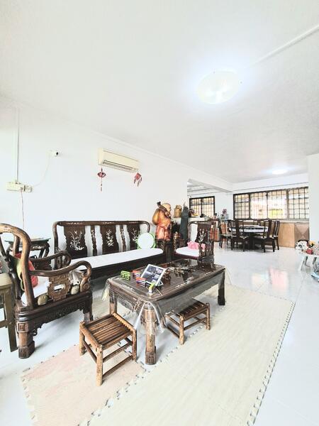 For Sale - 327 Tampines Street 32