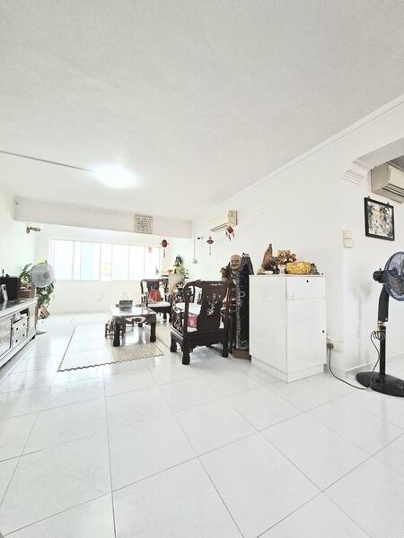 For Sale - 327 Tampines Street 32