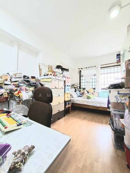 For Sale - 327 Tampines Street 32