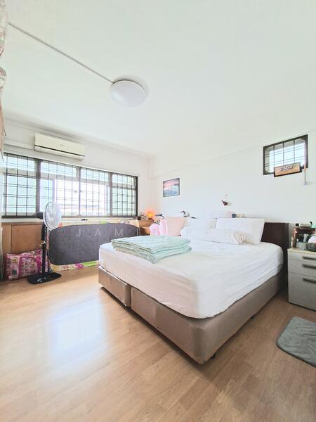 For Sale - 327 Tampines Street 32