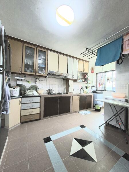 For Sale - 327 Tampines Street 32