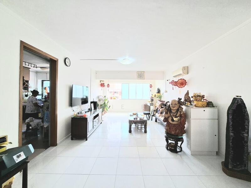 For Sale - 327 Tampines Street 32