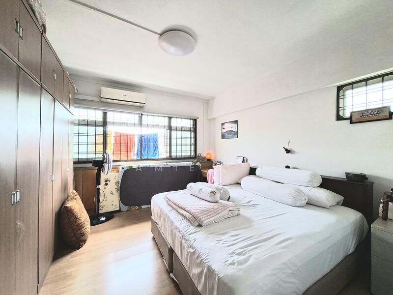 For Sale - 327 Tampines Street 32