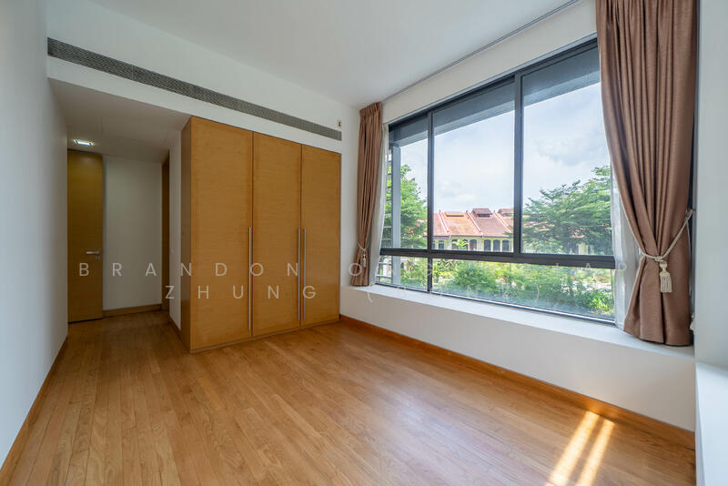 Junior Master Bedroom + ensuite bath