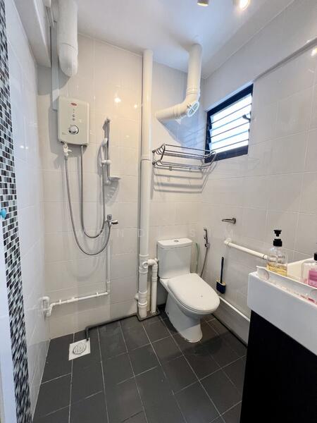 Master Toilet