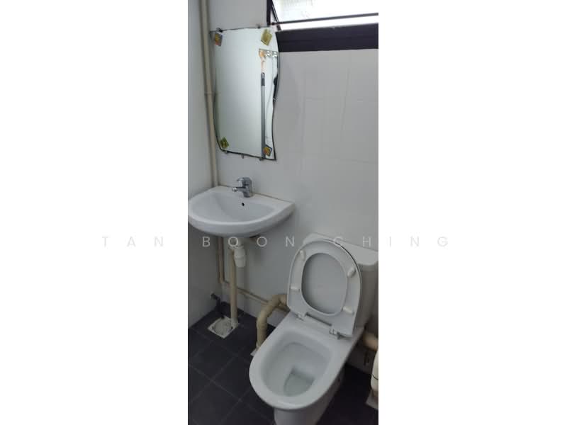 307 Jurong East Street 32, 307 Jurong East Street 32, Room Rental, 120 sqft, HDB Flat For Rent, by Tan Boon Ching, 60084619 - PropertyGuru.com.sg