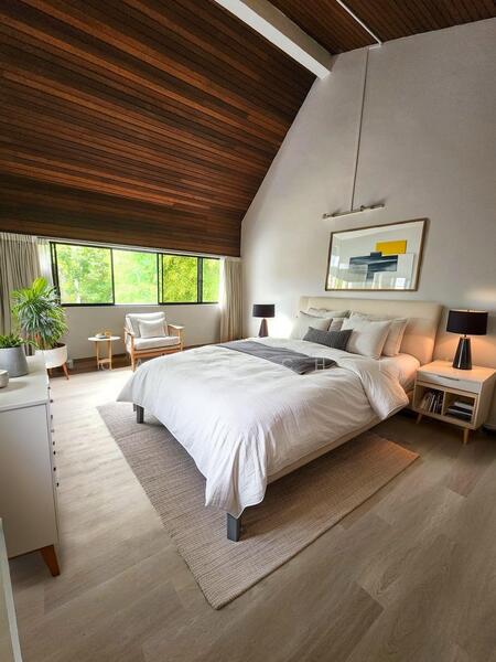 Master Bedroom (virtually staged)