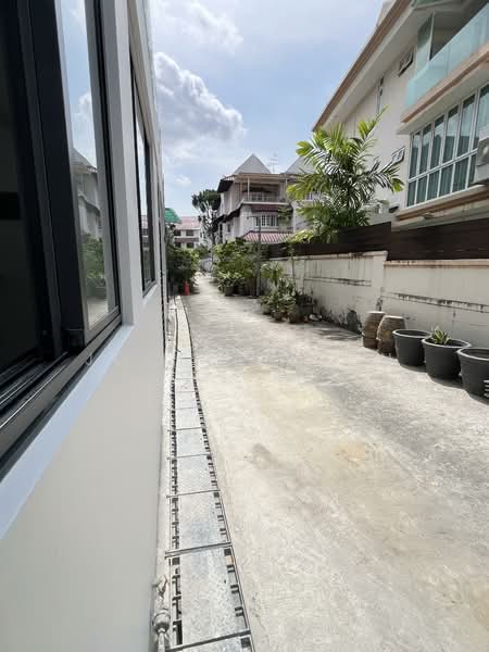 Band New FreeHold Terrace Near Kovan MRT, Kovan Rd / Simon Pl / Simon Lane, 6 Bedrooms, 5,110 sqft, Terraced House For Sale, by Jocelyn Tan, 60085045 - Exterior - PropertyGuru.com.sg
