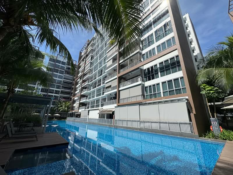 Seastrand, 11 Pasir Ris Link, Pasir Ris / Tampines, 1 Bedroom, 592 sqft, Condominium For Rent, by Stella Kuek, 60085080 - Pool - PropertyGuru.com.sg