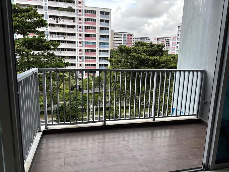 Seastrand, 11 Pasir Ris Link, Pasir Ris / Tampines, 1 Bedroom, 592 sqft, Condominium For Rent, by Stella Kuek, 60085080 - Balcony - PropertyGuru.com.sg