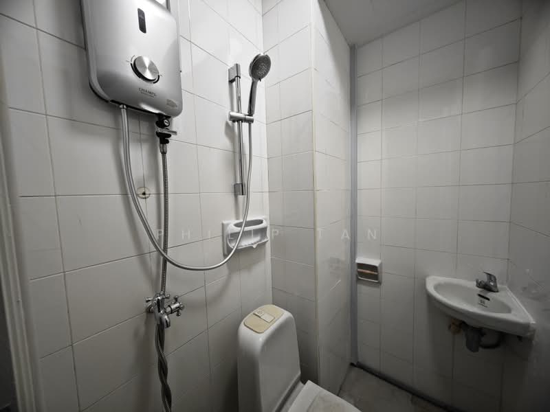 Sam Kiang Mansions, 23 Saint Thomas Walk, Room Rental, 80 sqft, Apartment For Rent, by Philip Tan, 60085084 - PropertyGuru.com.sg