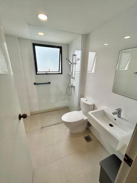 Central Green, 9 Jalan Membina, Alexandra / Commonwealth, Room Rental, 320 sqft, Condominium For Rent, by Connie Seah, 60085243 - Bathroom - PropertyGuru.com.sg