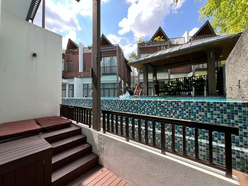 Jacuzzi & Swimming Pool