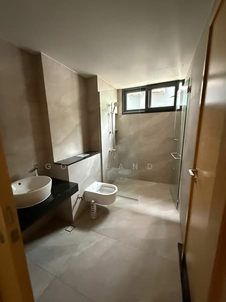 Brand New 3 Storey Inter Terrace @ Cambridge Road, , 5 Bedrooms, 6,000 sqft, Terraced House For Sale, by Goodland Group, 60085397 - Bathroom - PropertyGuru.com.sg