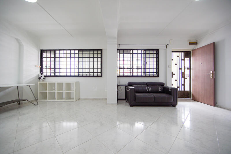 713 Jurong West Street 71, 713 Jurong West Street 71, 3 Bedrooms, 1,119 sqft, HDB Flat For Rent, by Sim Meng Wee, 60085566 - Living Room - PropertyGuru.com.sg