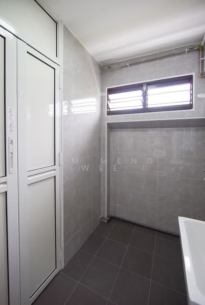 713 Jurong West Street 71, 713 Jurong West Street 71, 3 Bedrooms, 1,119 sqft, HDB Flat For Rent, by Sim Meng Wee, 60085566 - Bathroom - PropertyGuru.com.sg