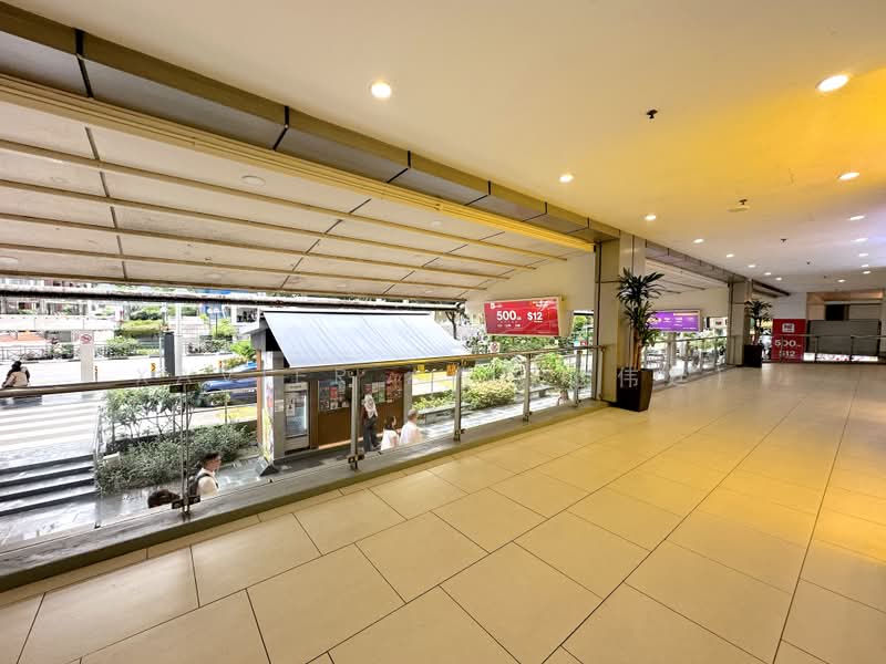 Lucky Plaza, 304 Orchard Road, 884 sqft, Mall Shop For Rent, by Xavier Aw (欧伟廷), 60085650 - Exterior - CommercialGuru.com.sg