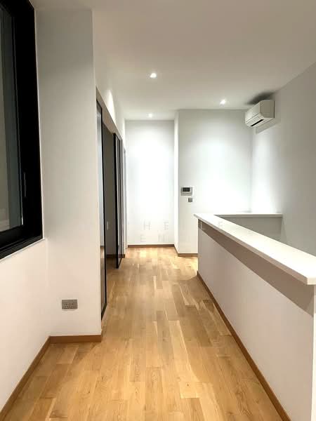 Jalan Lepas, Jalan Lepas, 4 Bedrooms, 3,000 sqft, Terraced House For Rent, by Michelle Leng, 60086103 - Hallway - PropertyGuru.com.sg