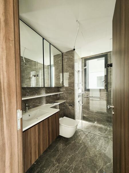 Lentor Modern, Lentor Central, 2 Bedrooms, 732 sqft, Condominium For Sale, by Daniel Low, 60086108 - Bathroom - PropertyGuru.com.sg