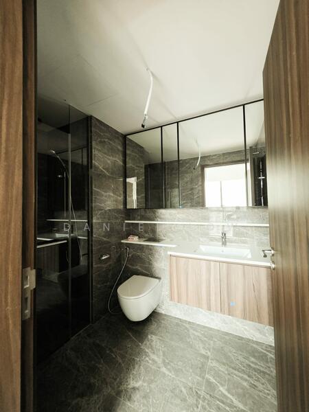 Lentor Modern, Lentor Central, 2 Bedrooms, 732 sqft, Condominium For Sale, by Daniel Low, 60086108 - Bathroom - PropertyGuru.com.sg
