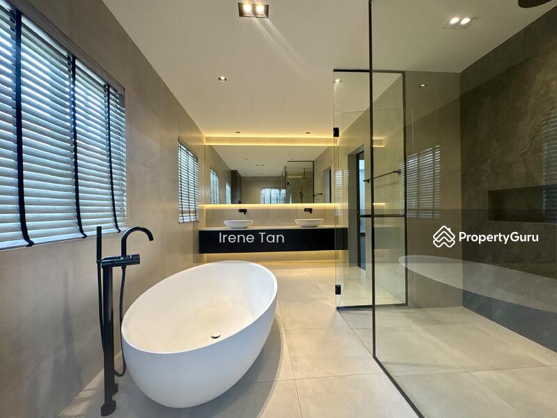 Master Bathroom with Bathtub