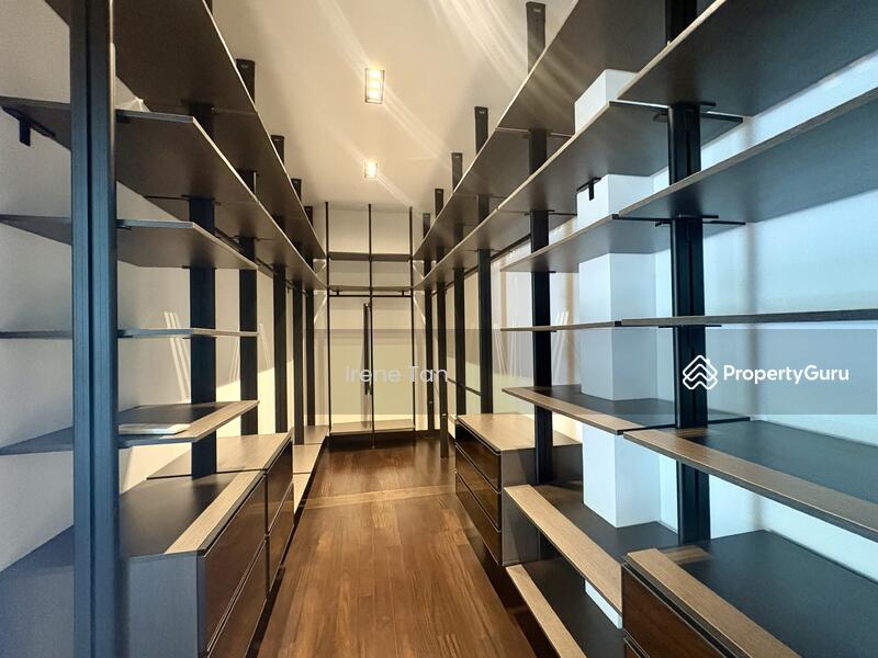 Walk-in Wardrobe