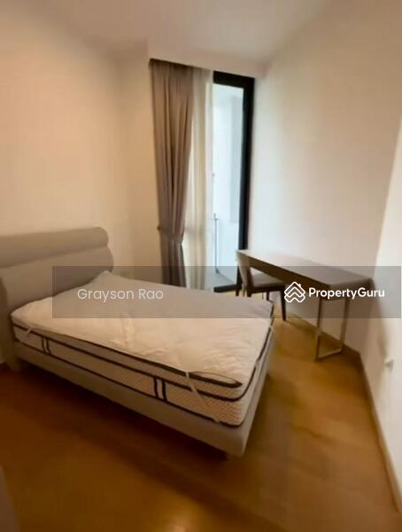 Bedroom with balcony 