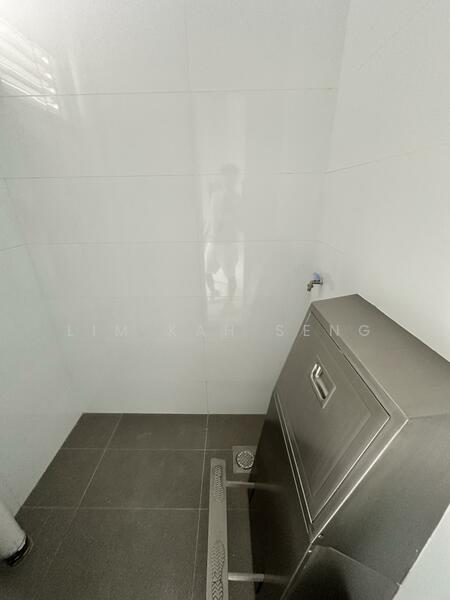 CT Foodnex, 2A-2B Mandai Estate, 1,722 sqft, Light Industrial (B1) For Rent, by Lim Kah Seng, 60086284 - Bathroom - CommercialGuru.com.sg