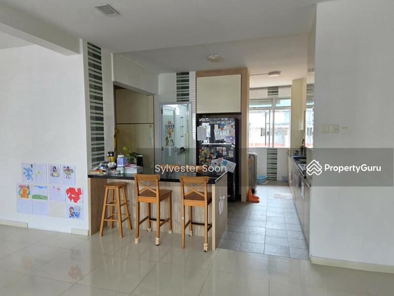 For Sale - 102 Pasir Ris Street 12