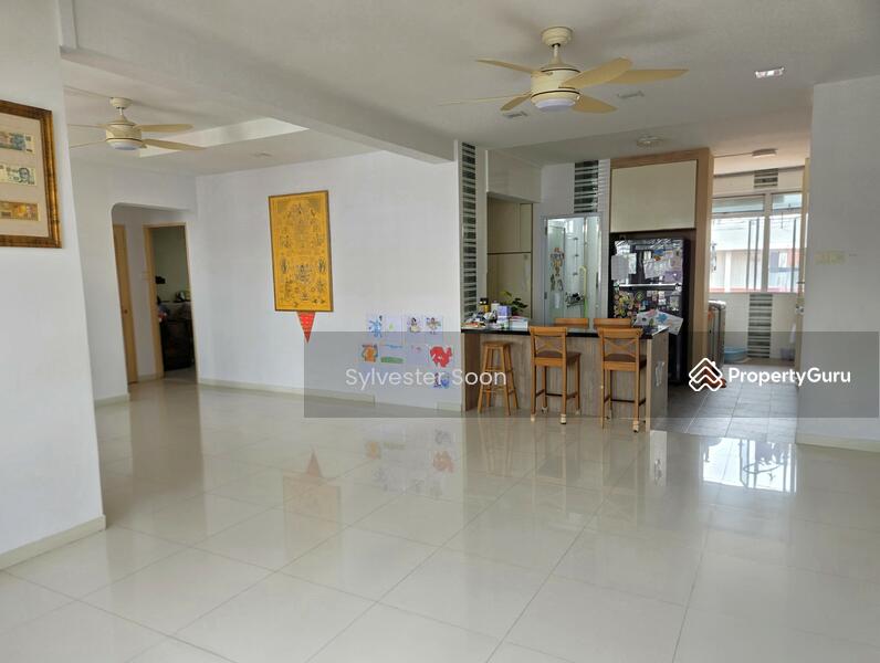 For Sale - 102 Pasir Ris Street 12