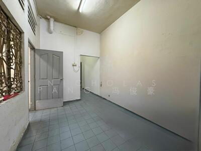 For Sale - Lorong 24A Geylang