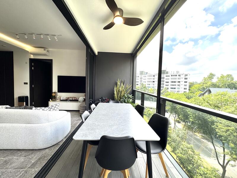 For Sale - Hyll on Holland