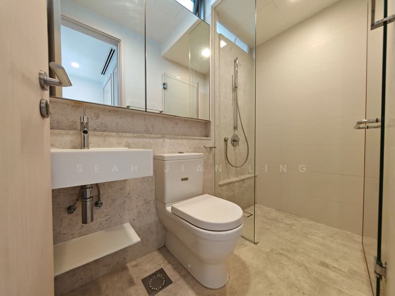 The Azure, 203 Ocean Drive, Harbourfront / Telok Blangah, 3 Bedrooms, 1,711 sqft, Condominium For Rent, by Seah Jian Ling, 60086825 - common toilet - PropertyGuru.com.sg
