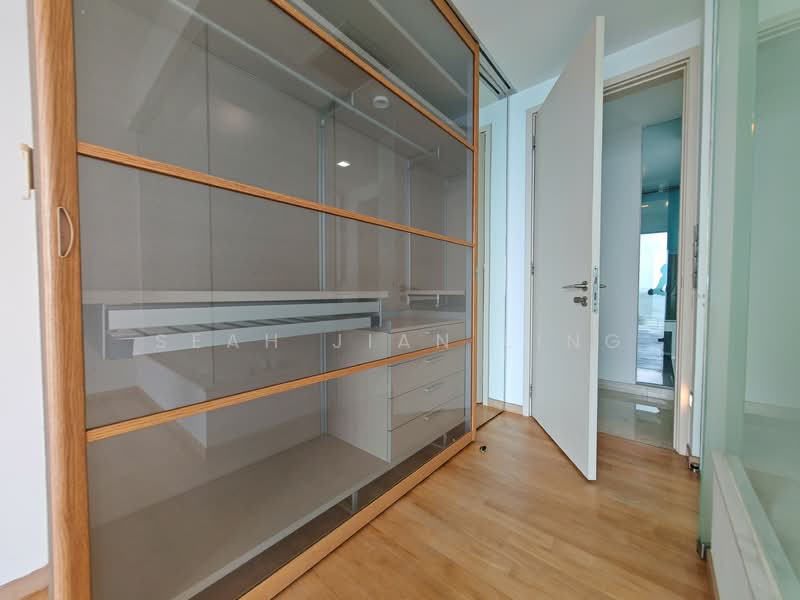 The Azure, 203 Ocean Drive, Harbourfront / Telok Blangah, 3 Bedrooms, 1,711 sqft, Condominium For Rent, by Seah Jian Ling, 60086825 - master bedroom - PropertyGuru.com.sg