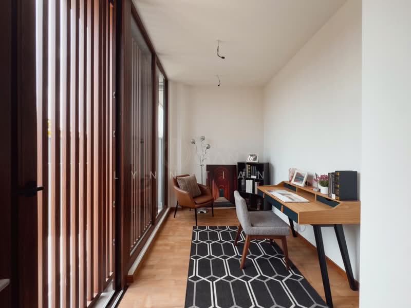 For Sale - ❤️GIANT⚡️Premier VERDANT RESIDENCES Freehold with Pool & Lift ★