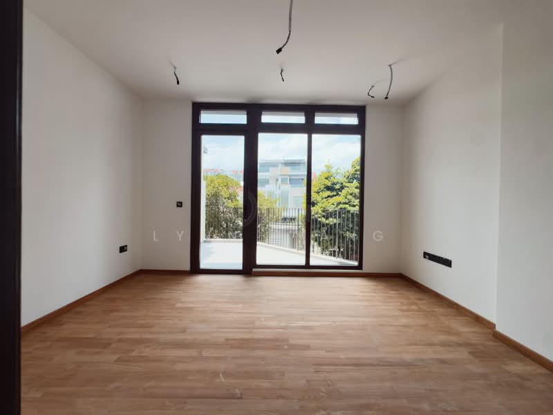 For Sale - ❤️GIANT⚡️Premier VERDANT RESIDENCES Freehold with Pool & Lift ★