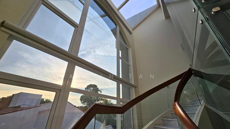 ⭐️ RARE Priced Attractively Move-In GCB in the Heart of Novena, , 6 Bedrooms, 9,500 sqft, Good Class Bungalow For Sale, by Alvin Tan, 60086926 - Stairs - PropertyGuru.com.sg