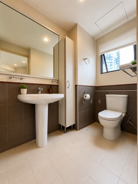 The Regalia, 2 River Valley Close, Room Rental, 120 sqft, Apartment For Rent, by James Lee, 60086984 - Bathroom - PropertyGuru.com.sg