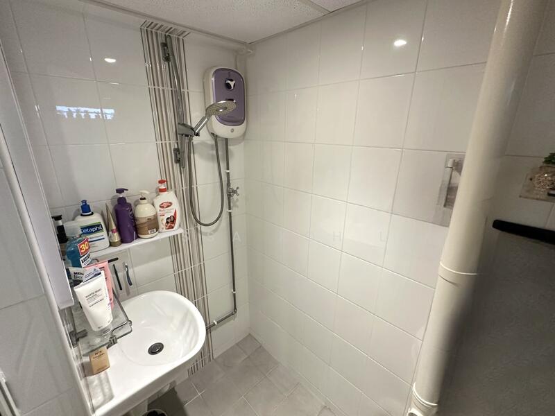 Master bedroom toilet