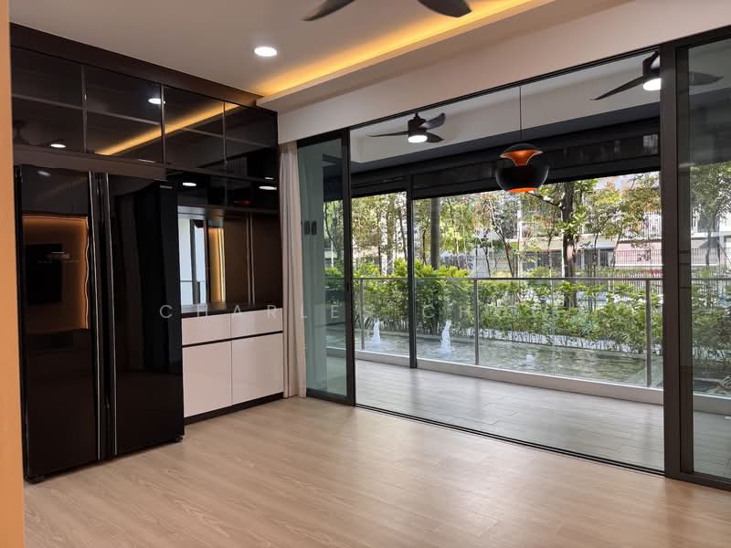 Hedges Park Condominium, 77 Flora Drive, 2 Bedrooms, 915 sqft, Condominium For Sale, by Charles Chow, 60087112 - PropertyGuru.com.sg