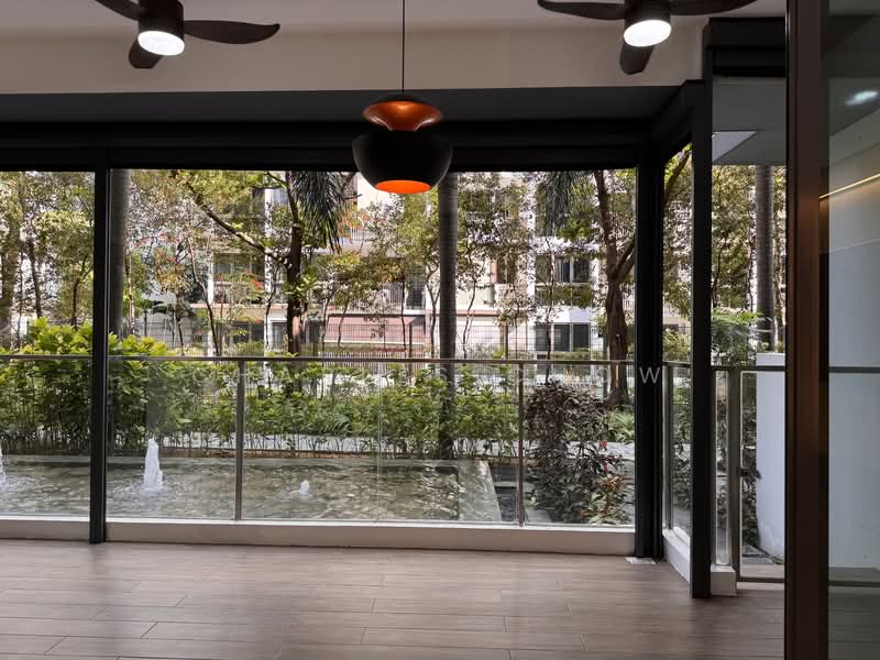 Hedges Park Condominium, 77 Flora Drive, 2 Bedrooms, 915 sqft, Condominium For Sale, by Charles Chow, 60087112 - PropertyGuru.com.sg