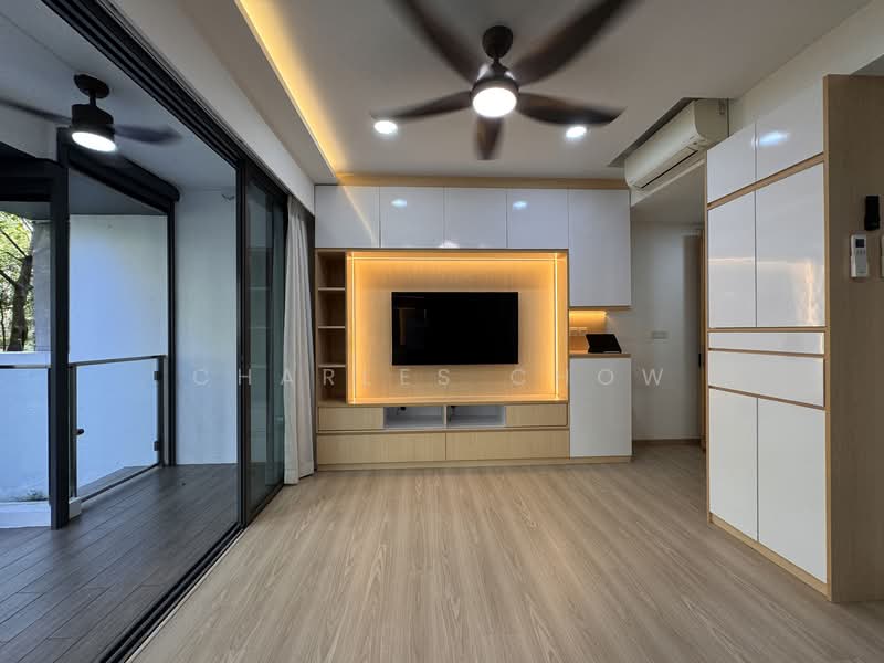 Hedges Park Condominium, 77 Flora Drive, 2 Bedrooms, 915 sqft, Condominium For Sale, by Charles Chow, 60087112 - Living Room - PropertyGuru.com.sg