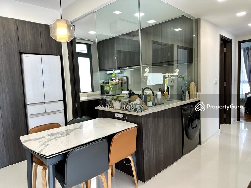 Kitchen & Dining