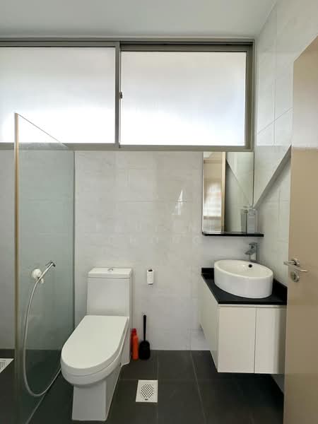 Loft@Holland, 151 Holland Road, 2 Bedrooms, 979 sqft, Condominium For Rent, by Pauline Chong, 60087227 - Bathroom - PropertyGuru.com.sg