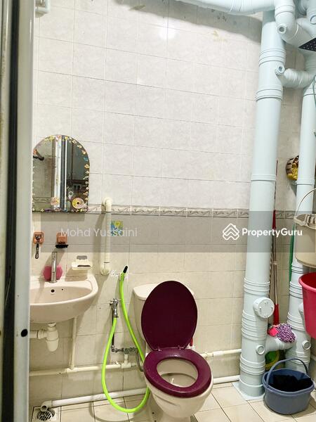 Common toilet 