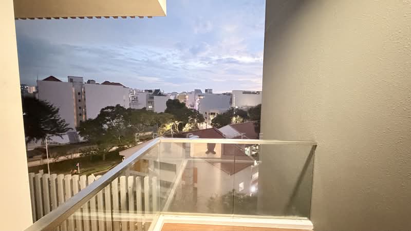 Centra Heights Condominium For Sale at S$ 868,000 | PropertyGuru Singapore