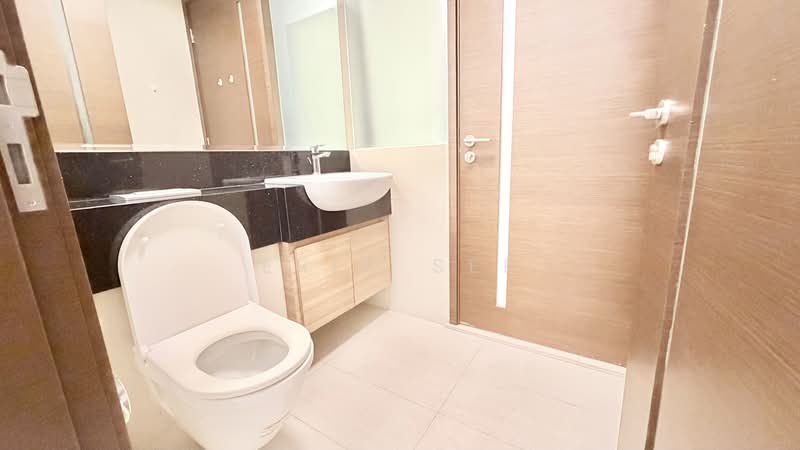 Centra Heights Condominium For Sale at S$ 868,000 | PropertyGuru Singapore