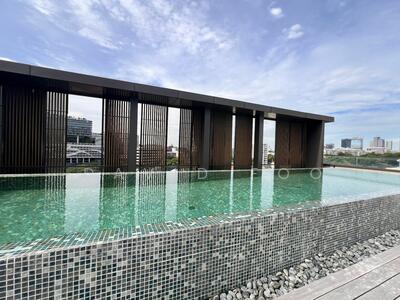 For Rent - Lloyd SixtyFive